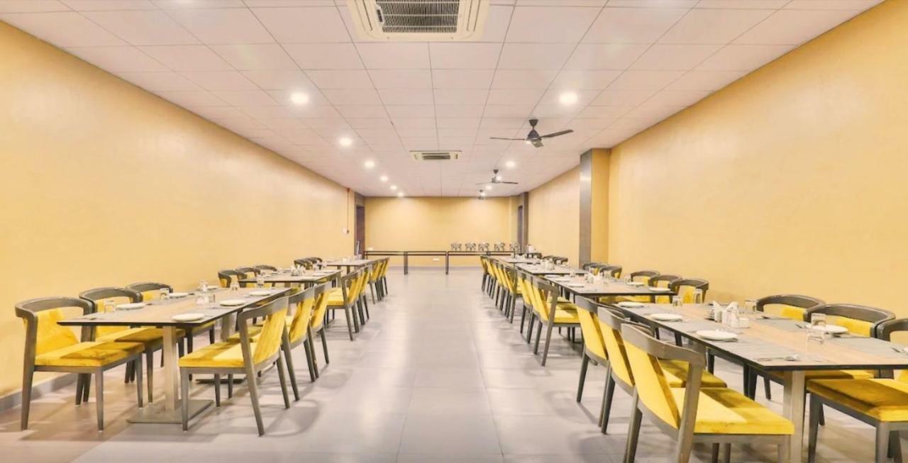 Genx Surat By 1589 Hotels Palsana  Exterior foto